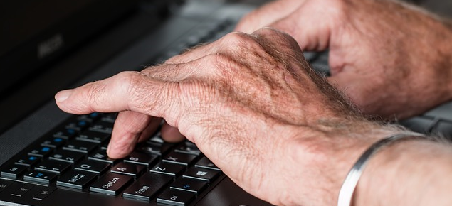 hands-545394_640