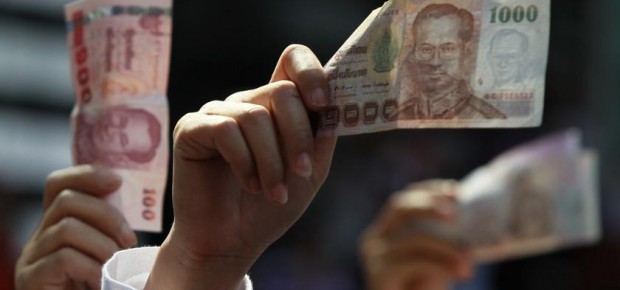 1301_money_notes_thailand-protest_620_401_100